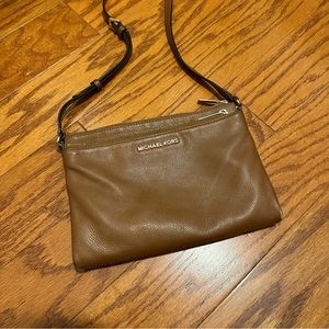 Michael Kors cross body purse, brown
